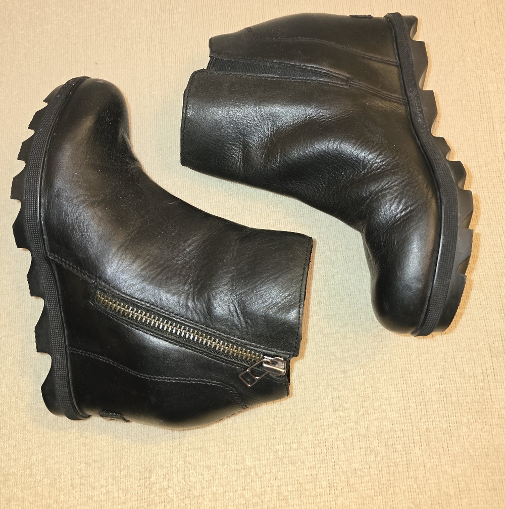 Sorel Joan of Arctic II Black Wedge Leather Ankle Boots size 7 - Picture 2 of 9